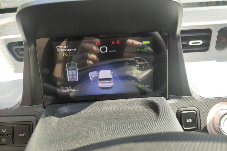 Used Wuling Hongguang MINIEV 2022 Macaron Premium Model – Lithium Iron Phosphate