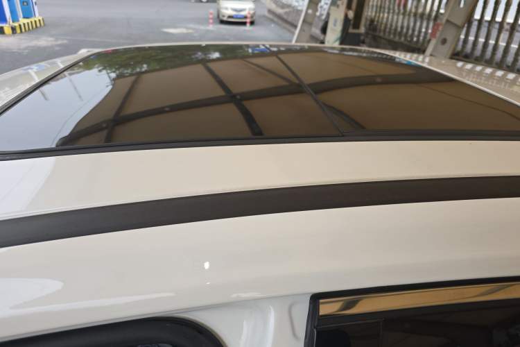 Used AION S 2023 Xuan 580 55.2 kWh Lithium Iron Phosphate Roof