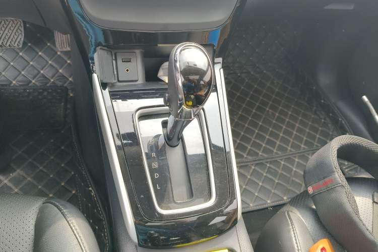 Used Nissan Sylphy 2016 1.6 XL CVT Deluxe Edition Gear Lever