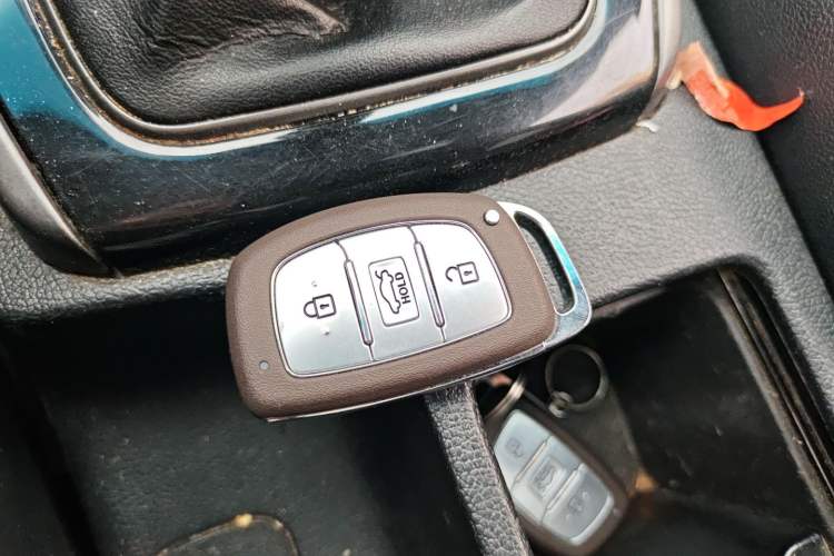 Used Hyundai Elantra (5th Generation / Langdong) 2015 1.6L Manual Leading Model Vehicle Key