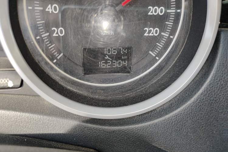 Used Peugeot 508 2012 2.0L Automatic Luxury Edition Odometer Close Up