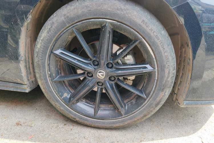 Used CHANGAN UNI-V 2023 1.5T Prestige Model
