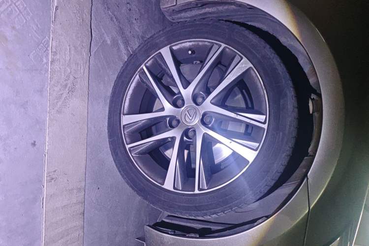 Used Lexus IS 2017 300 F SPORT Edition Right Front Wheel Hub