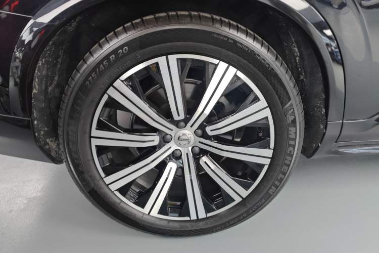 Used Volvo XC90 New Energy 2022 E-Drive Hybrid T8 Luxury Flagship 7-Seater Right Rear Wheel Hub