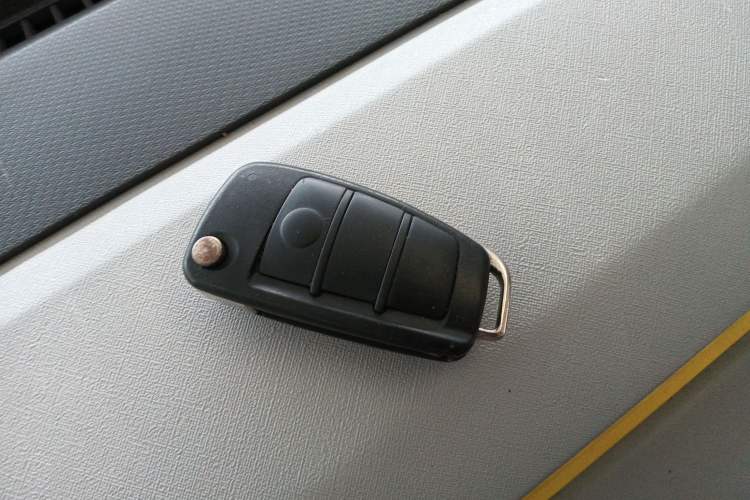 Used Chery QQ QQ Ice Cream 2022 120km Conical Shape Lithium Iron Phosphate
