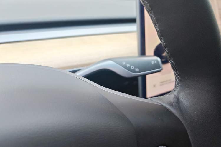 Used Tesla Model Y 2021 Long-Range All-Wheel-Drive Version 3D7 Gear Lever