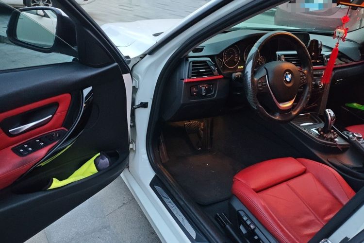 Used BMW 3 Series 2015 320i Luxury Edition Sports Design Package
