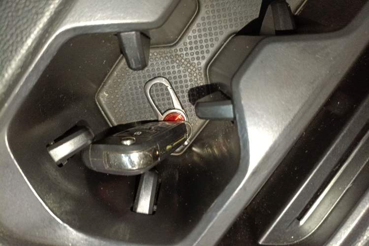 Used Volkswagen Tiguan L 2020 330TSI Automatic Two-Wheel Drive Panoramic Comfort Edition China VI Standard