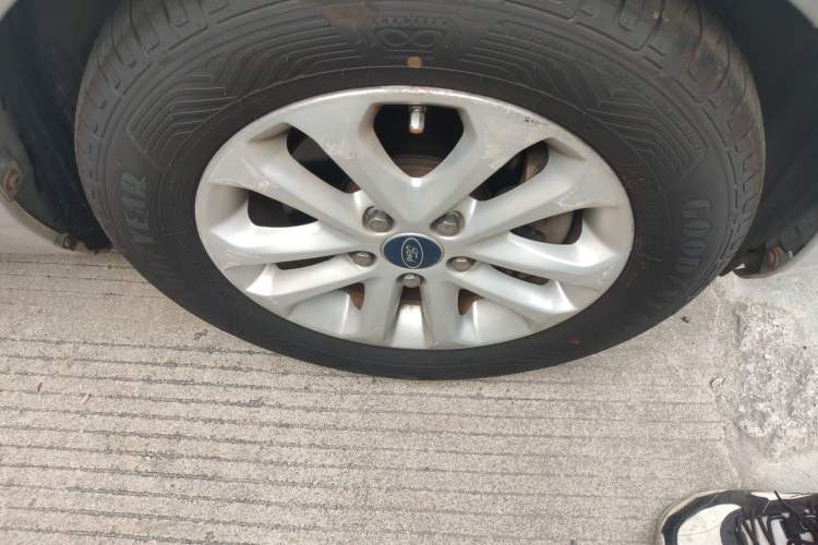 Used Ford Focus 2013 Sedan Classic 1.8L Automatic Base Model