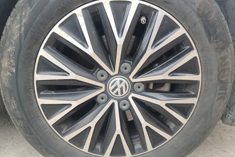 Used Volkswagen Sagitar 2019 280TSI DSG Comfort Version China V Standard Right Front Wheel Hub