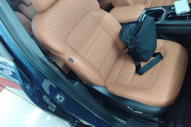 Used Geely Auto Haoyue L 2024 2.0T DCT Flagship Version Right Front Seat