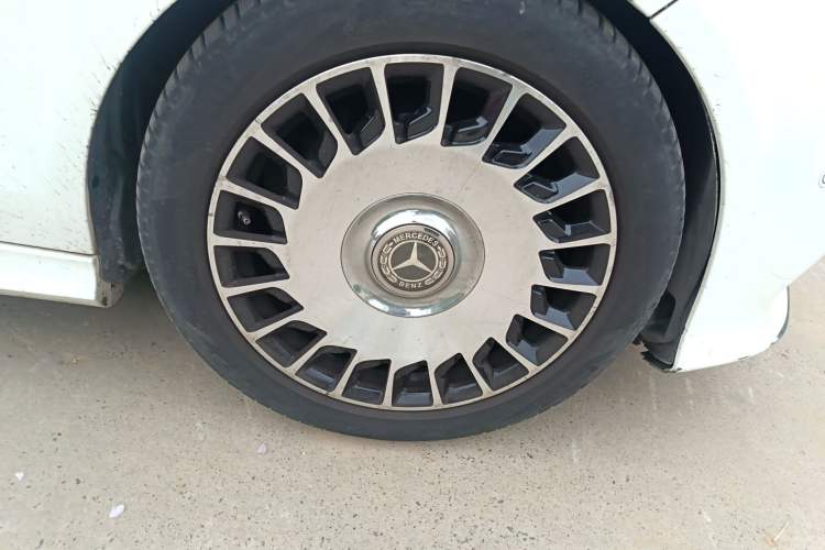 Used Mercedes-Benz E-Class 2015 Restyled E 260 L Sport Edition Right Front Wheel Hub