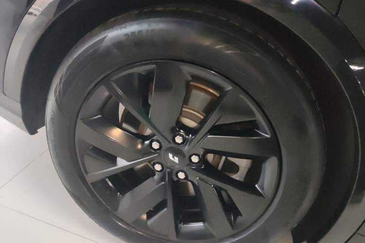 Used Li Auto L8 2023 Pro Model Exterior 5