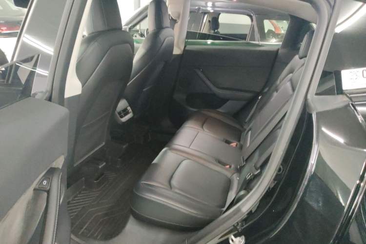 Used Tesla Model Y 2021 Long-Range All-Wheel-Drive Version
