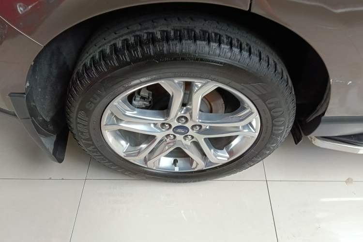 Used Ford Edge 2016 EcoBoost 245 Two-Wheel-Drive Titanium 7-Seater
