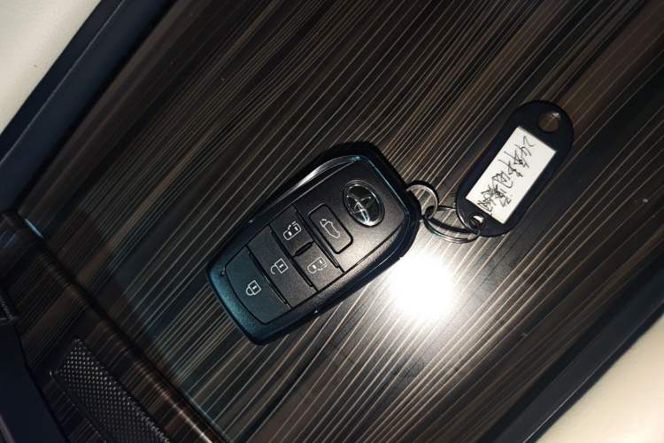 Used Toyota Sienna 2024 2.5L Hybrid Four-Wheel Drive Prestige Edition