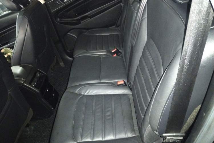 Used Ford Edge 2015 2.0T GTDi 4x4 High-Grade Model Left Rear Seat