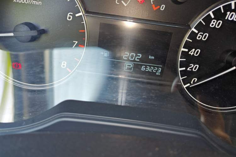 Used Nissan Tiida 2019 1.6L CVT Cool Edition China VI Standard Odometer Close Up