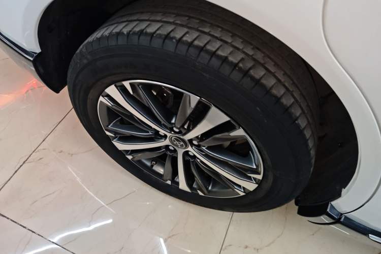 Used Toyota Venza 2022 Dual-Engine 2.5L CVT Two-Wheel Drive Luxury Edition