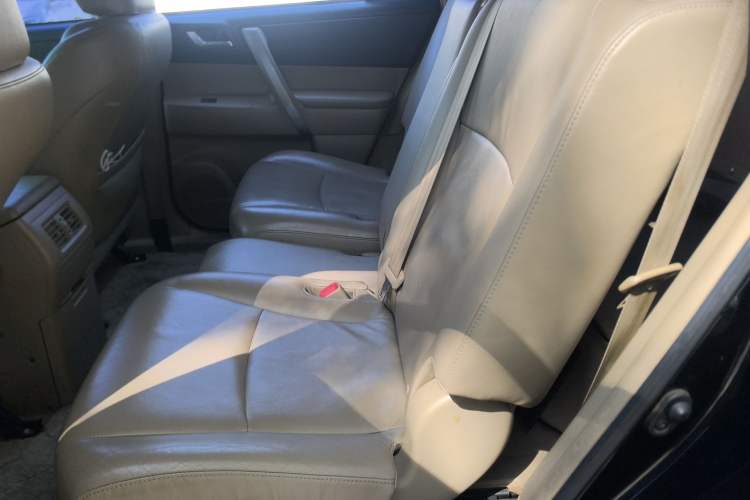 Used Toyota Highlander 2012 2.7L Two-Wheel Drive 5-Seater Sport Edition
