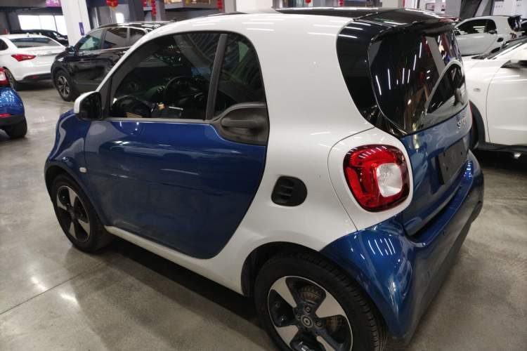 Used smart fortwo 2018 1.0L 52kW Hardtop Passion Edition China V Standard
