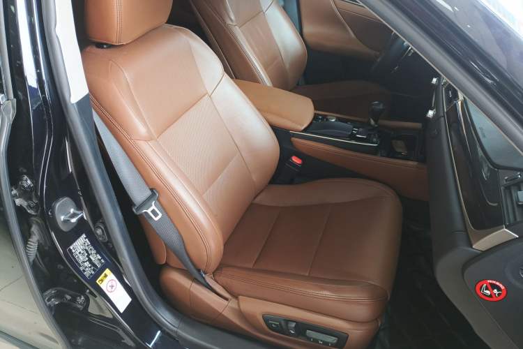 Used Lexus GS 2014 300h Premier Edition