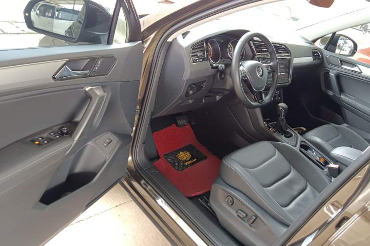 Used Volkswagen Tiguan L 2019 Revised 330TSI Automatic Two-Wheel Drive Smart & Luxury Edition China VI Standard