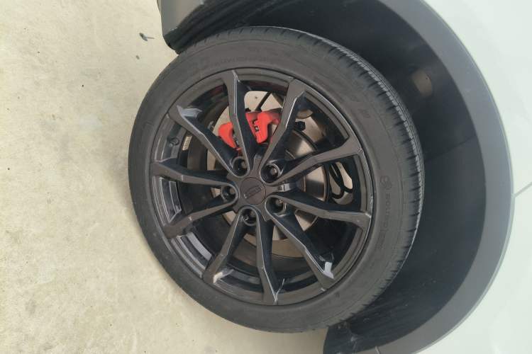 Used Geely Auto Emgrand S 2021 1.4T CVT Prestige Edition Right Rear Wheel Hub