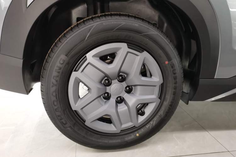 Used BYD Yuan UP 2025 Model 301KM Leading Version Right Rear Wheel Hub