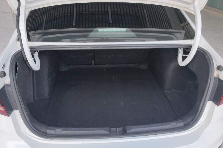 Used Volkswagen Lavida 2023 1.5L Automatic De Yi Edition Trunk