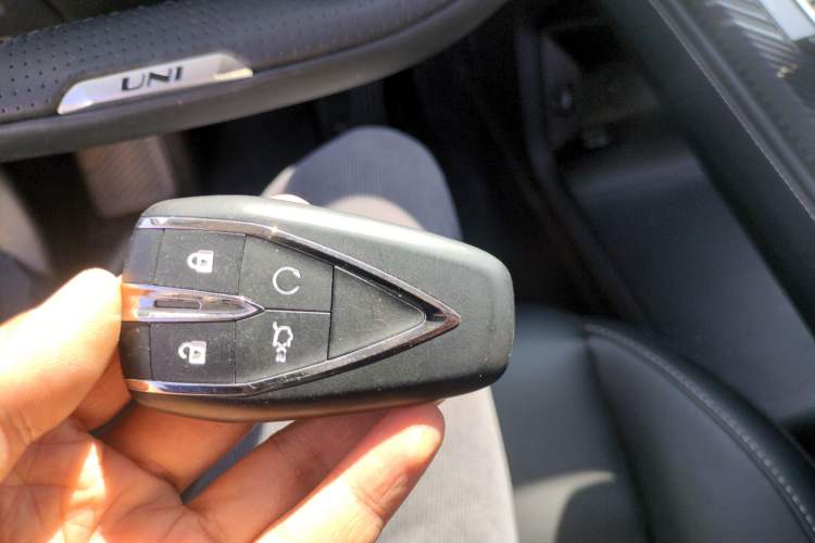 Used Changan UNI-K iDD 2024 Chuzhi iDD 1.5T 135km Smart & Fun Model
