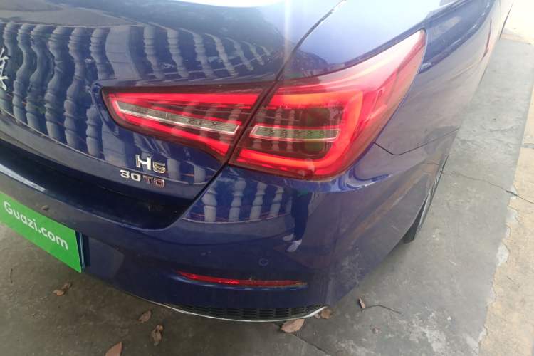 Used Hongqi H5 2022 Classic Model Facelift 1.5T DCT Qiyun Edition Right Rear Taillight