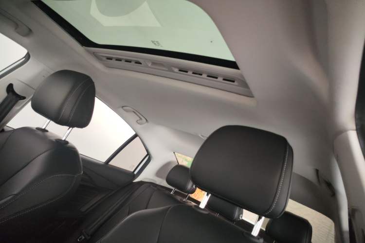 Used Roewe i5 2020 1.5L Automatic 4G Connect Luxury Flagship Edition