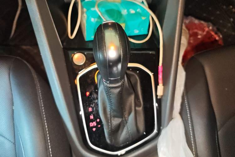 Used Jetta VS5 2019 280TSI Automatic Enjoyment Model Gear Lever