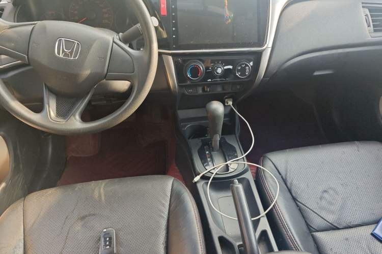 Used Honda City 2015 1.5L CVT Comfort Version Center Console