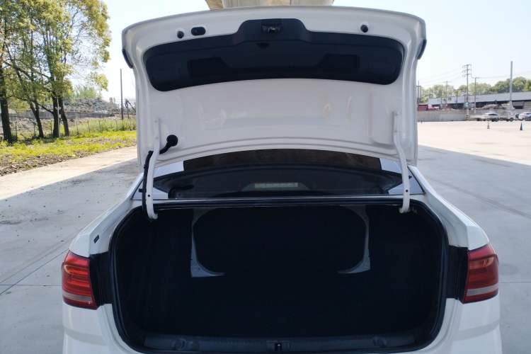 Used Volkswagen Lavida 2017 1.6L Automatic Fashion Edition