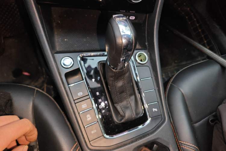 Used Volkswagen Bora 2024 280TSI DSG Comfort Edition Gear Lever