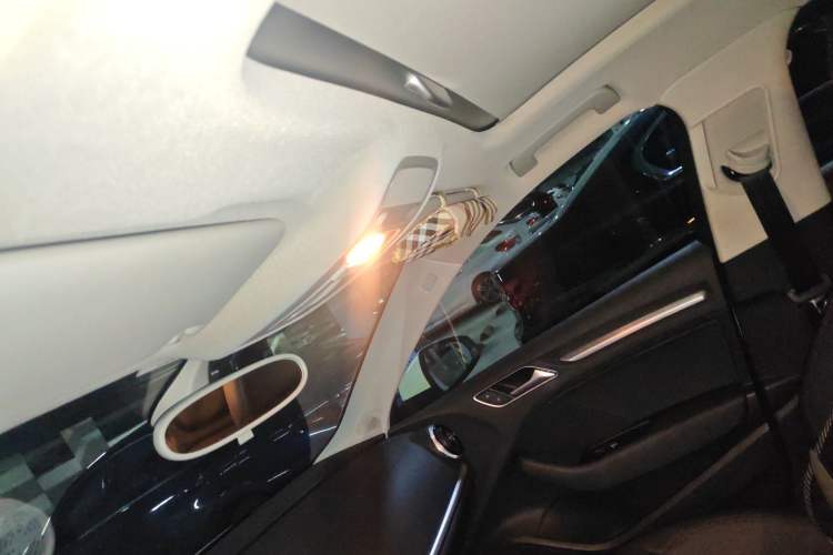 Used Audi A3 2014 Limousine 40 TFSI S line Comfort Model Headliner