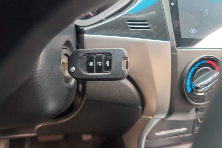 Used Honda Crider 2015 1.8L automatic comfort version Interior 1