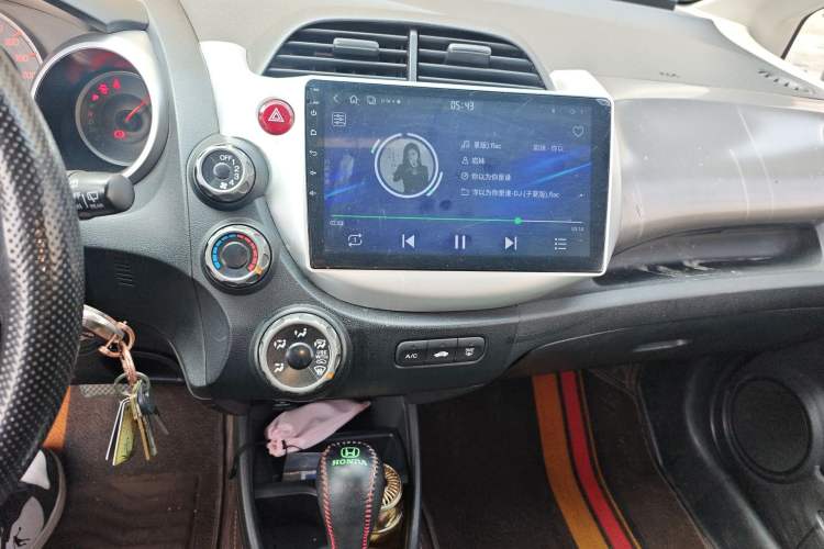 Used Honda Fit 2011 1.3L automatic comfort version
