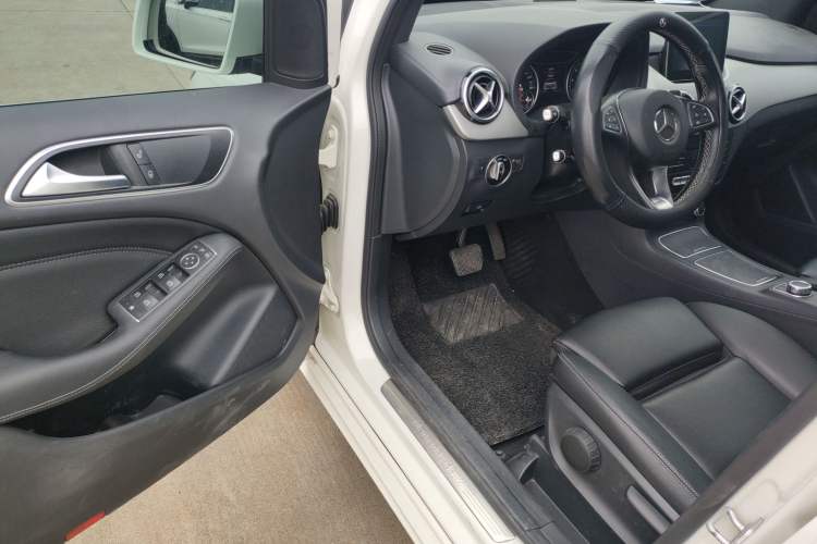 Used Mercedes-Benz B-Class 2017 B 200 Sport Edition
