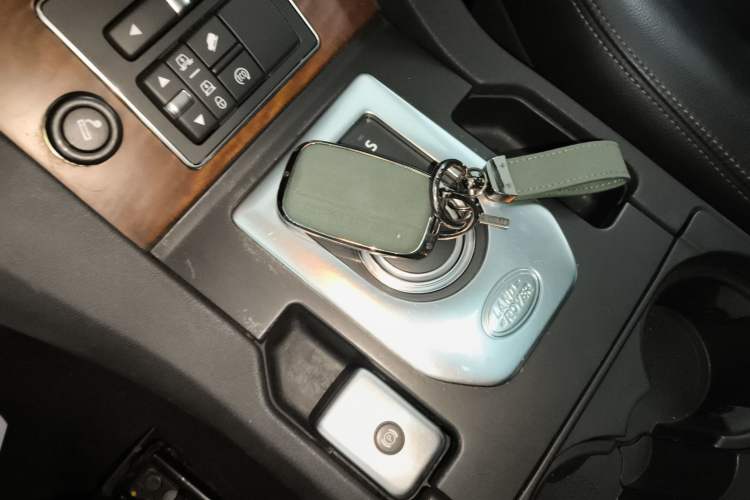 Used Land Rover Discovery 2016 3.0 SC Obsidian Black Heritage Edition HSE