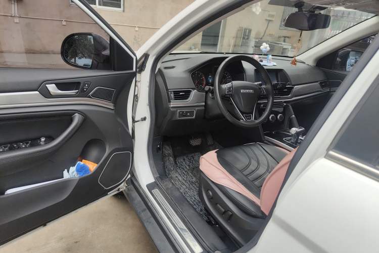 Used Haval H6 2017 Revised Red-Label Sport Version 1.5T Automatic Two-Wheel Drive Premium Edition
