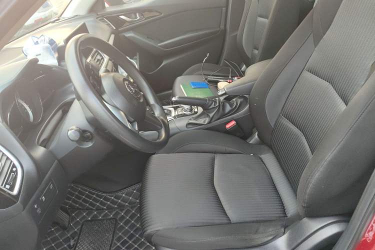 Used Mazda Mazda 3 Axela 2014 Sedan 1.5L Automatic Luxury Model
