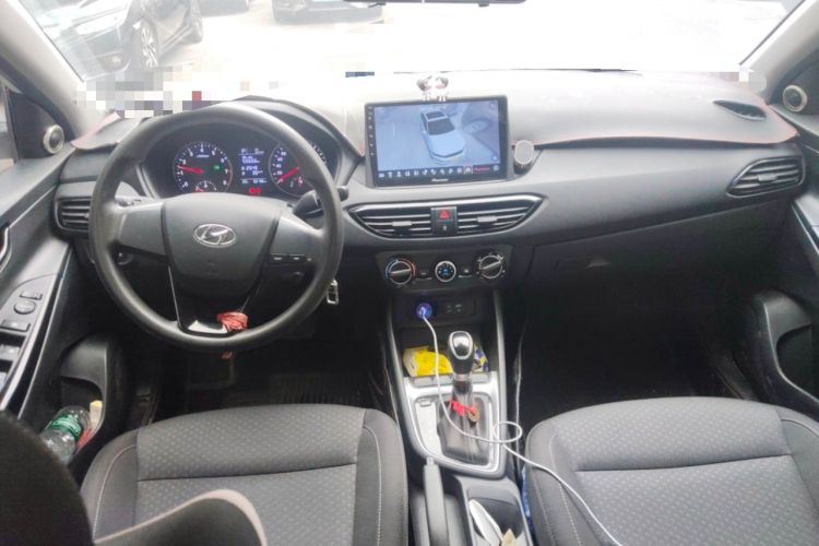 Used Hyundai Celesta 2018 1.6L Automatic GL Enjoyment Version China V Standard Center Console