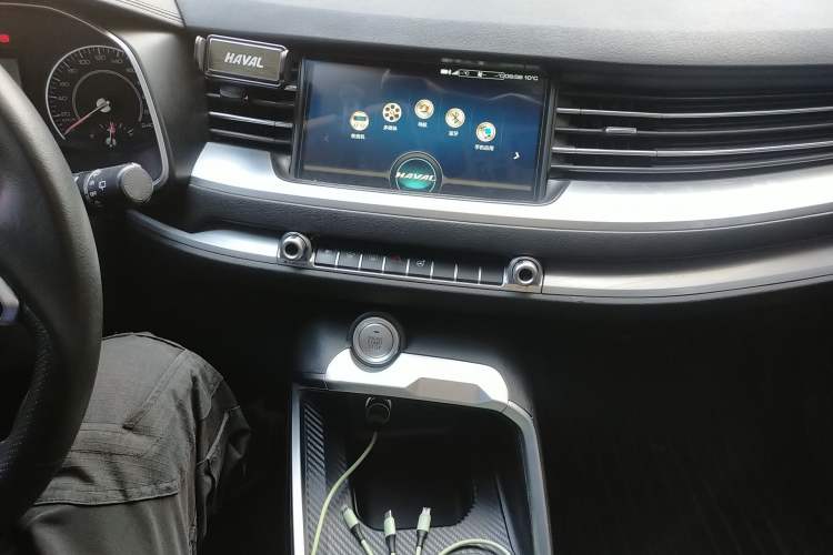 Used Haval H6 2017 Blue Label 2.0T Automatic Two-Wheel Drive Smart Edition Audio And AC Panel