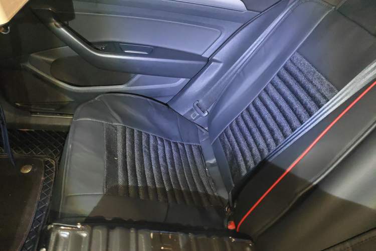 Used Volkswagen Magotan 2017 280TSI DSG Comfort Model Left Rear Seat