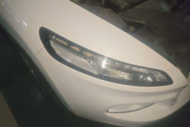 Used Jeep Cherokee 2016 2.0L Superior Edition Right Front Headlight