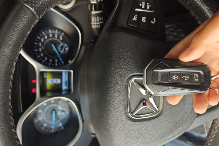 Used JMC Yusheng S330 2016 1.5L GTDi Automatic Two-Wheel Drive Flagship Edition