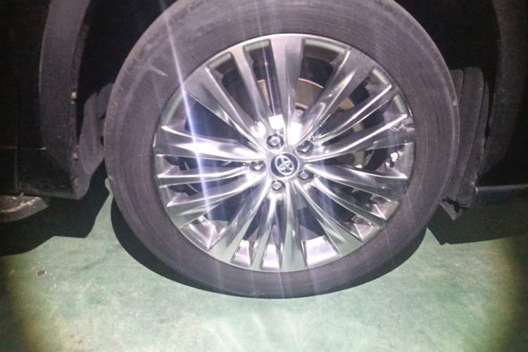 Used Toyota Highlander 2022 380T Four-Wheel Drive Prestige Edition 7-Seater Right Front Wheel Hub